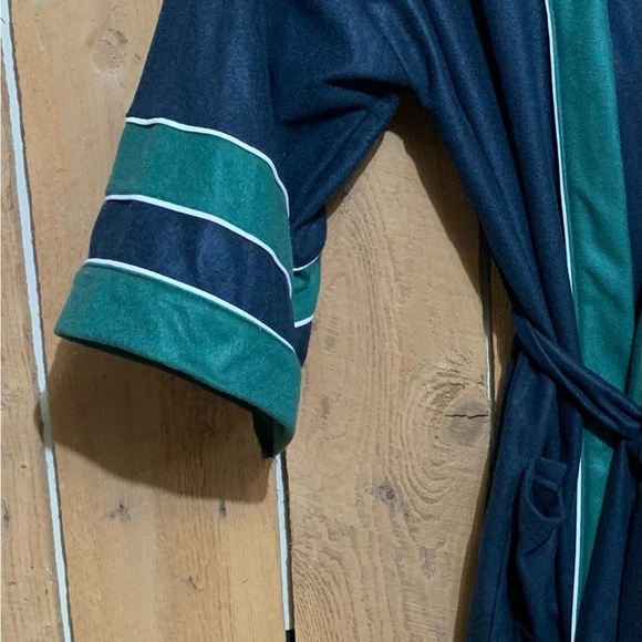 Vintage 90’s Puritan Black and Green Robe made in USA - Picture 4 of 5